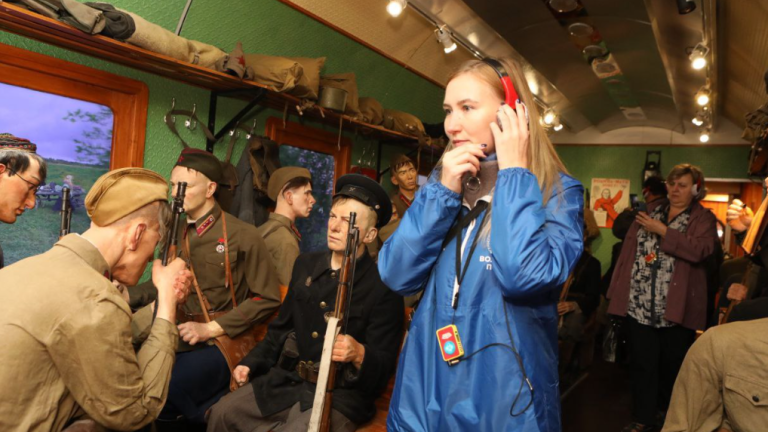 Почти 4 тыс. человек посетили «Поезд Победы» в Иркутске